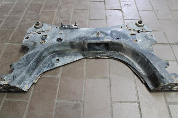 Foto: VORDERACHSE /ACHSTRÄGER VORN eines Nissan Micra 1.2