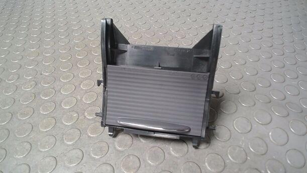 Foto: ASCHENBECHER eines Mercedes-Benz A 140