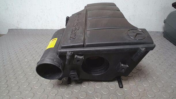 Foto: LUFTFILTERKASTEN eines Mercedes-Benz A 140