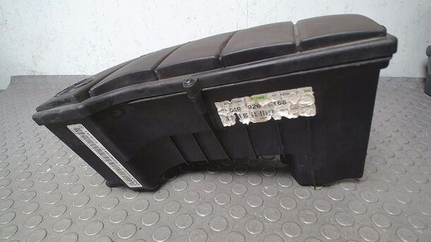Foto: LUFTFILTERKASTEN eines Mercedes-Benz A 140