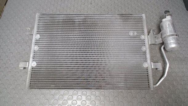 Foto: KONDENSATOR KLIMAANLAGE eines Mercedes-Benz A 140