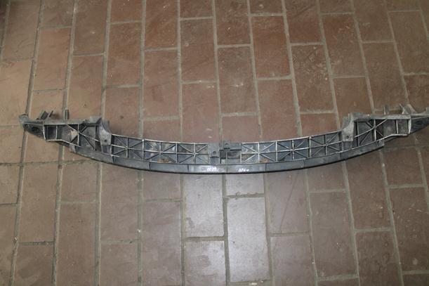 Foto: VERSTÄRKUNG VORN eines Peugeot 206+ 60
