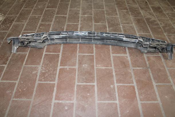 Foto: VERSTÄRKUNG VORN eines Peugeot 206+ 60