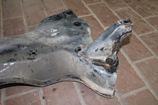 Foto: VORDERACHSTRÄGER / ACHSE VORN eines Peugeot 206+ 60