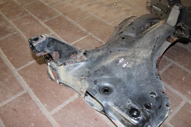 Foto: VORDERACHSTRÄGER / ACHSE VORN eines Peugeot 206+ 60