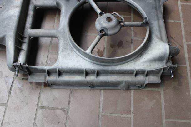 Foto: KÜHLERTRÄGER eines Peugeot 206 CC 110
