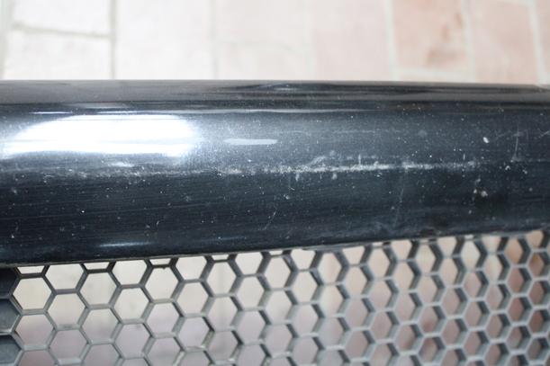Foto: STOSSSTANGE / STOSSFÄNGER VORN eines Peugeot 206 CC 110