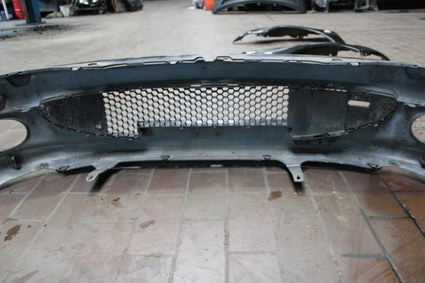Foto: STOSSSTANGE / STOSSFÄNGER VORN eines Peugeot 206 CC 110
