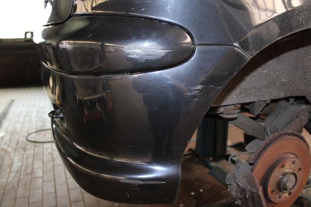 Foto: STOSSTANGE / STOSSFÄNGER HINTEN eines Peugeot 206 CC 110