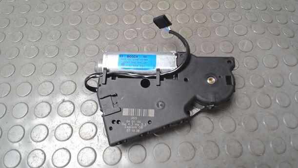 Foto: MOTOR SCHIEBEDACH/ SCHIEBEDACHMOTOR eines VW Golf 1.4 Aktion