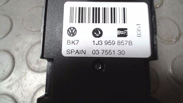 Foto: FENSTERHEBERSCHALTER eines VW Golf 1.4 Aktion
