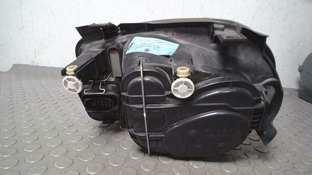 Foto: SCHEINWERFER RECHTS ( OHNE NEBELSCHEINWERFER ) eines VW Golf 1.4 Aktion
