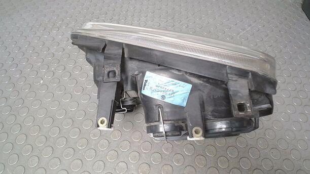 Foto: SCHEINWERFER RECHTS ( OHNE NEBELSCHEINWERFER ) eines VW Golf 1.4 Aktion