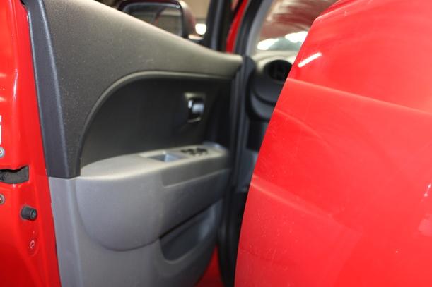 Foto: TÜR VORN LINKS eines Daihatsu Sirion 1.0