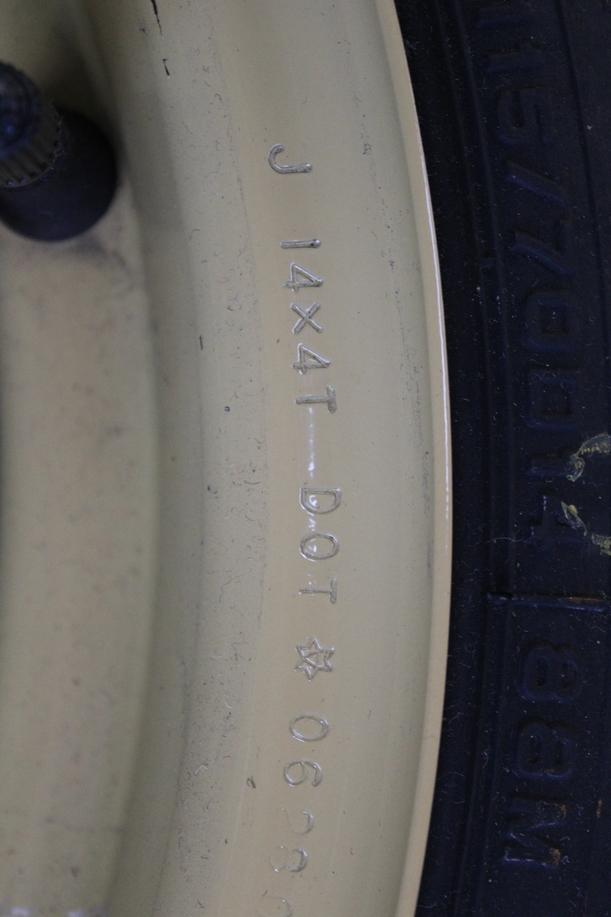 Foto: RESERVERAD/ NOTRAD eines Daihatsu Sirion 1.0