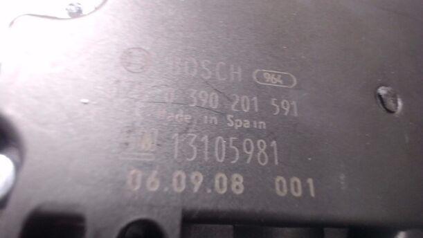 Foto: SCHEIBENWISCHERMOTOR HINTEN eines Opel Astra 1.9 CDTI Caravan DPF