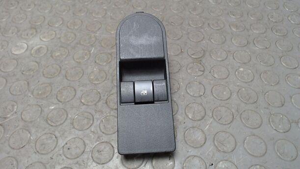 Foto: FENSTERHEBERSCHALTER eines Opel Astra 1.9 CDTI Caravan DPF