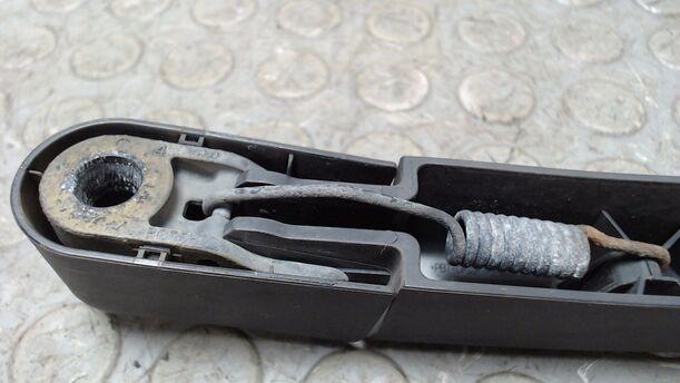 Foto: SCHEIBENWISCHERARM HINTEN eines Opel Astra 1.9 CDTI Caravan DPF