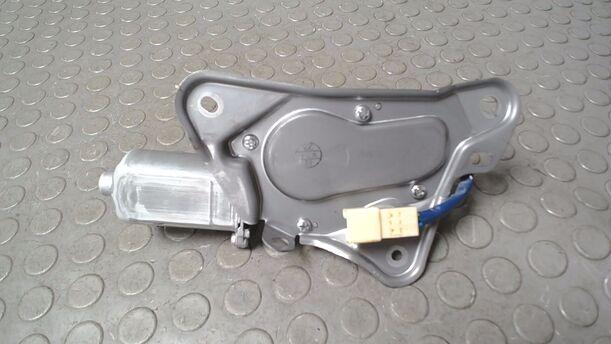 Foto: SCHEIBENWISCHERMOTOR HINTEN eines Daihatsu Sirion 1.0