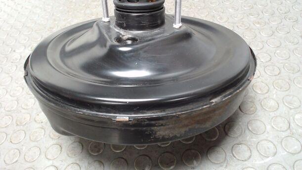 Foto: BREMSKRAFTVERSTÄRKER eines Opel Astra 1.9 CDTI Caravan DPF