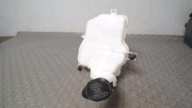 Foto: SCHEIBENWASCHBEHÄLTER eines Daihatsu Sirion 1.0