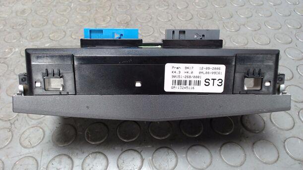 Foto: HEIZUNGSBETÄTIGUNG eines Opel Astra 1.9 CDTI Caravan DPF