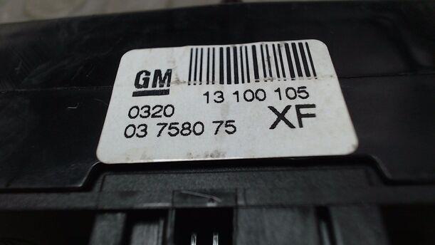 Foto: WARNBLINKSCHALTER eines Opel Astra 1.9 CDTI Caravan DPF