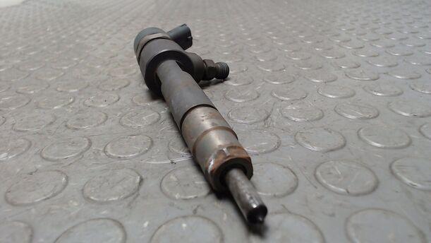 Foto: EINSPRITZDÜSE / EINSPRITZVENTIL eines Opel Astra 1.9 CDTI Caravan DPF