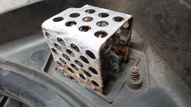 Foto: ELEKTROLÜFTER eines Opel Astra 1.9 CDTI Caravan DPF