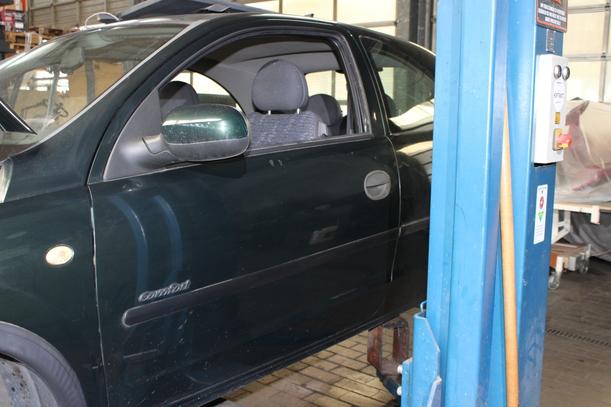 Foto: TÜR LINKS ( 2/3 TÜRER ) eines Opel Corsa 1.2 16V