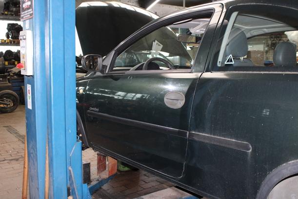 Foto: TÜR LINKS ( 2/3 TÜRER ) eines Opel Corsa 1.2 16V