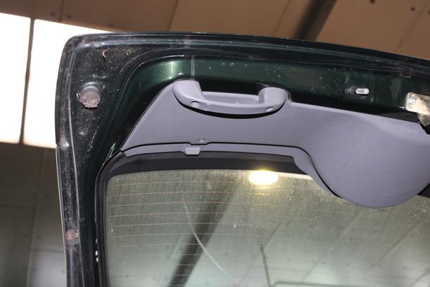 Foto: HECKKLAPPE/ HECKDECKEL ( LACKIERUNGSBEDÜRFTIG ) eines Opel Corsa 1.2 16V