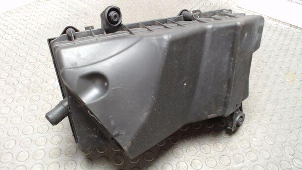 Foto: LUFTFILTERKASTEN eines Audi A3 1.6