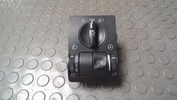 Foto: LICHTSCHALTER eines Opel Corsa 1.2 16V