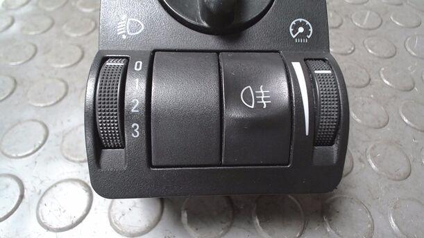 Foto: LICHTSCHALTER eines Opel Corsa 1.2 16V