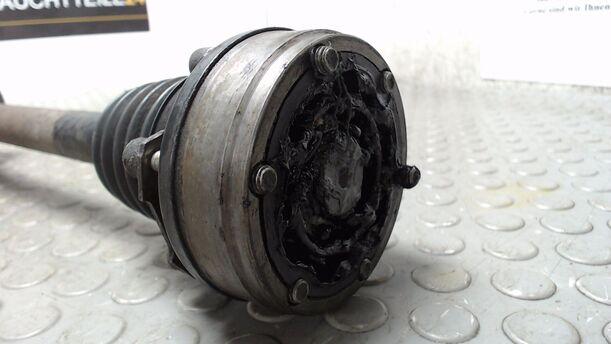 Foto: ANTRIEBSWELLE LINKS eines Audi A3 1.6