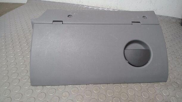 Foto: HANDSCHUHFACH eines Opel Corsa 1.2 16V