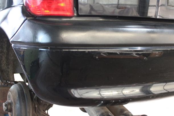 Foto: STOSSFÄNGER/ STOßSTANGE HINTEN eines Opel Corsa 16V
