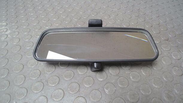 Foto: INNENSPIEGEL eines Opel Corsa 16V