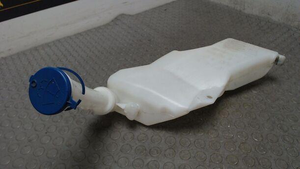 Foto: SCHEIBENWASCHBEHÄLTER eines Peugeot 206+ 60