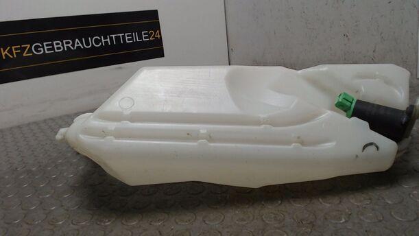 Foto: SCHEIBENWASCHBEHÄLTER eines Peugeot 206+ 60