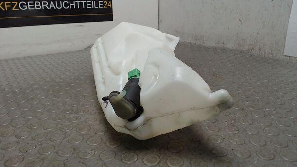 Foto: SCHEIBENWASCHBEHÄLTER eines Peugeot 206+ 60