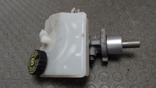 Foto: HAUPTBREMSZYLINDER eines Peugeot 206+ 60
