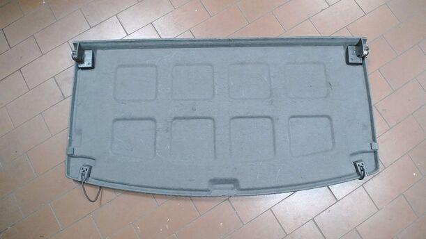 Foto: HUTABLAGE ( 4/5 TÜRER ) eines Opel Corsa 16V