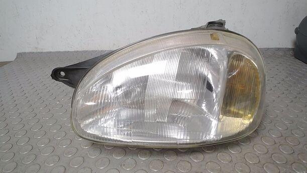 Foto: SCHEINWERFER LINKS ( VALEO ) eines Opel Corsa 16V