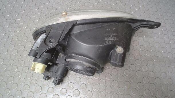 Foto: SCHEINWERFER LINKS ( VALEO ) eines Opel Corsa 16V