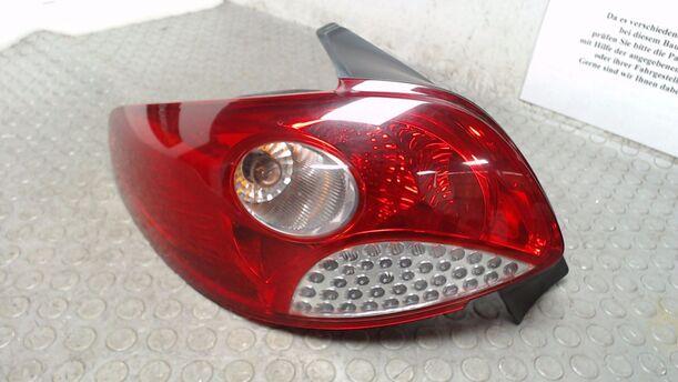 Foto: HECKLEUCHTE / RÜCKLEUCHTE LINKS eines Peugeot 206+ 60