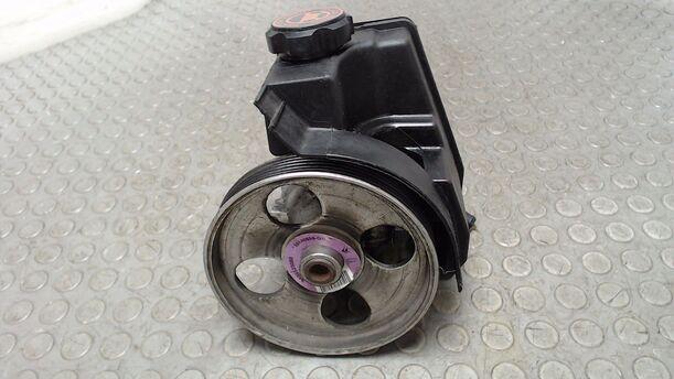 Foto: PUMPE SERVOLENKUNG / SERVOPUMPE eines Peugeot 206+ 60
