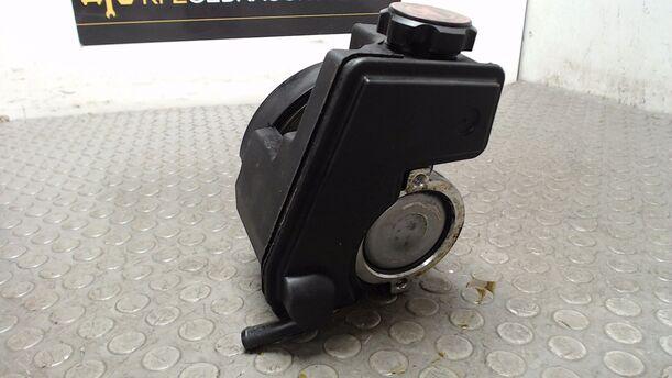 Foto: PUMPE SERVOLENKUNG / SERVOPUMPE eines Peugeot 206+ 60