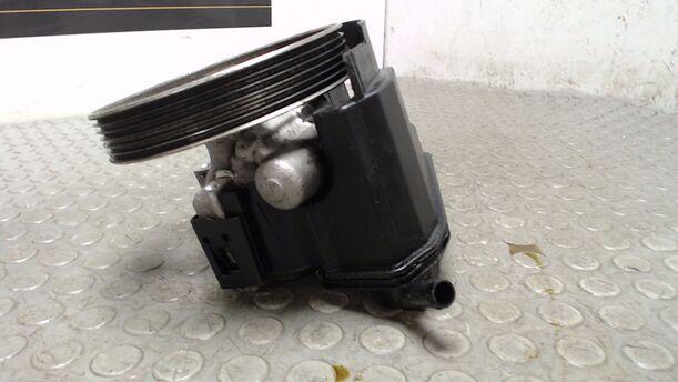 Foto: PUMPE SERVOLENKUNG / SERVOPUMPE eines Peugeot 206+ 60